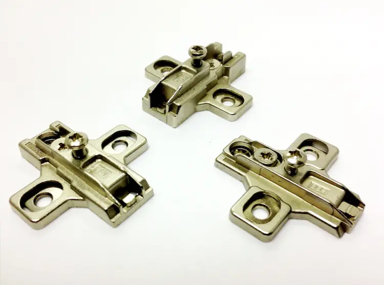 Salice Diecast Standard Screw-On Mounting Plates (B2R3E Series) 1